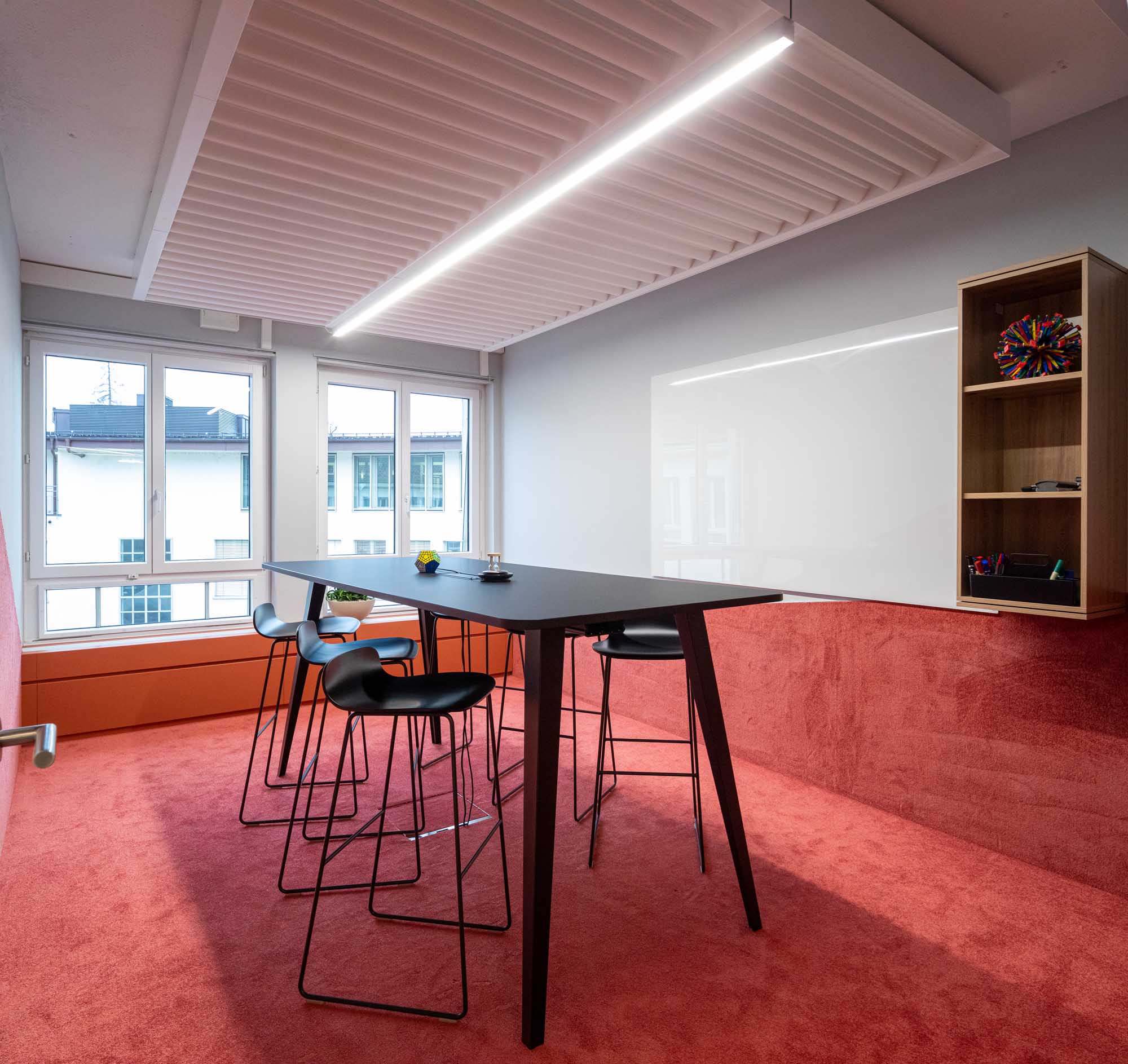 HeadsQuarter – The Hip image 3