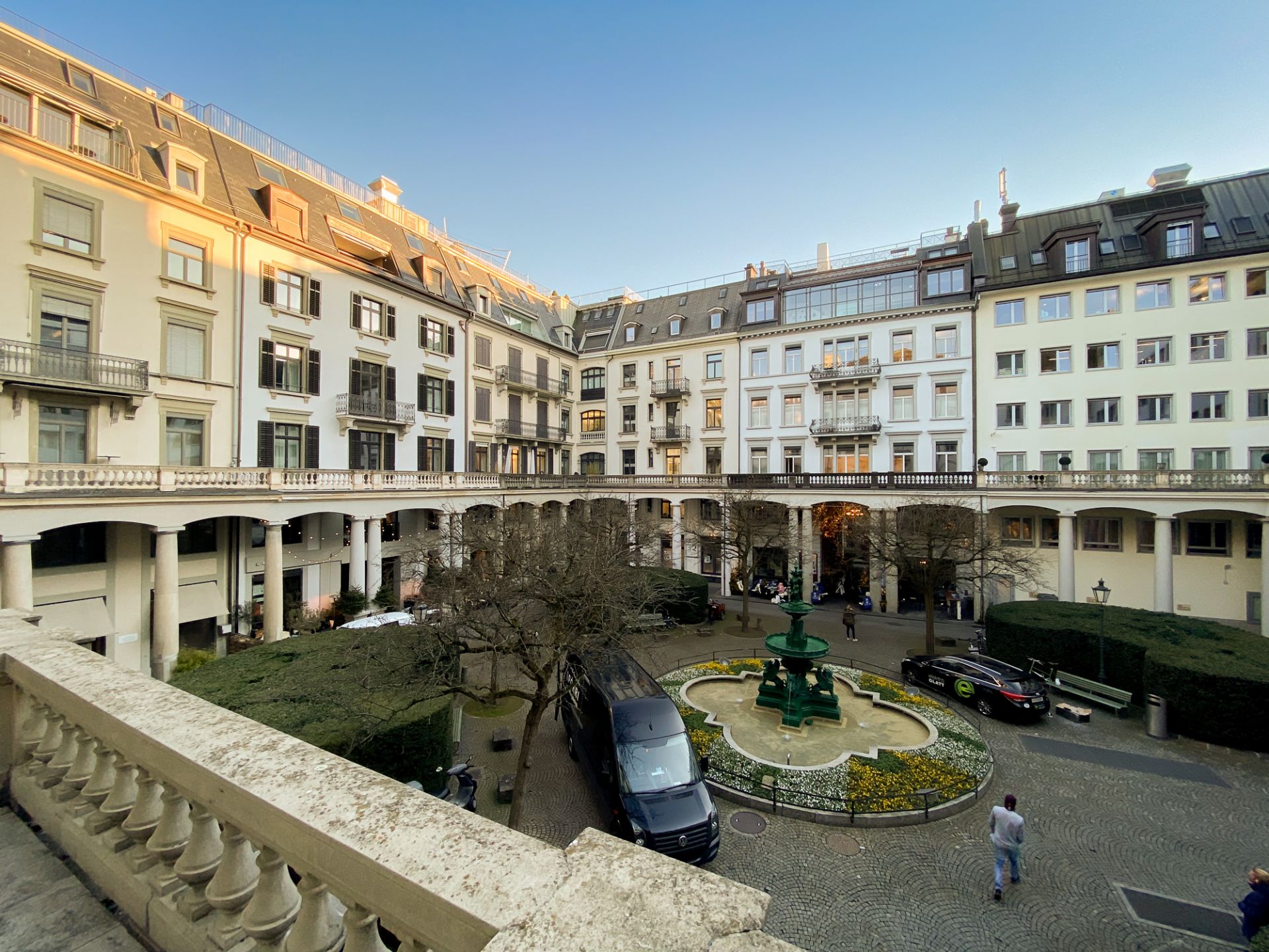 Trust Square image 4