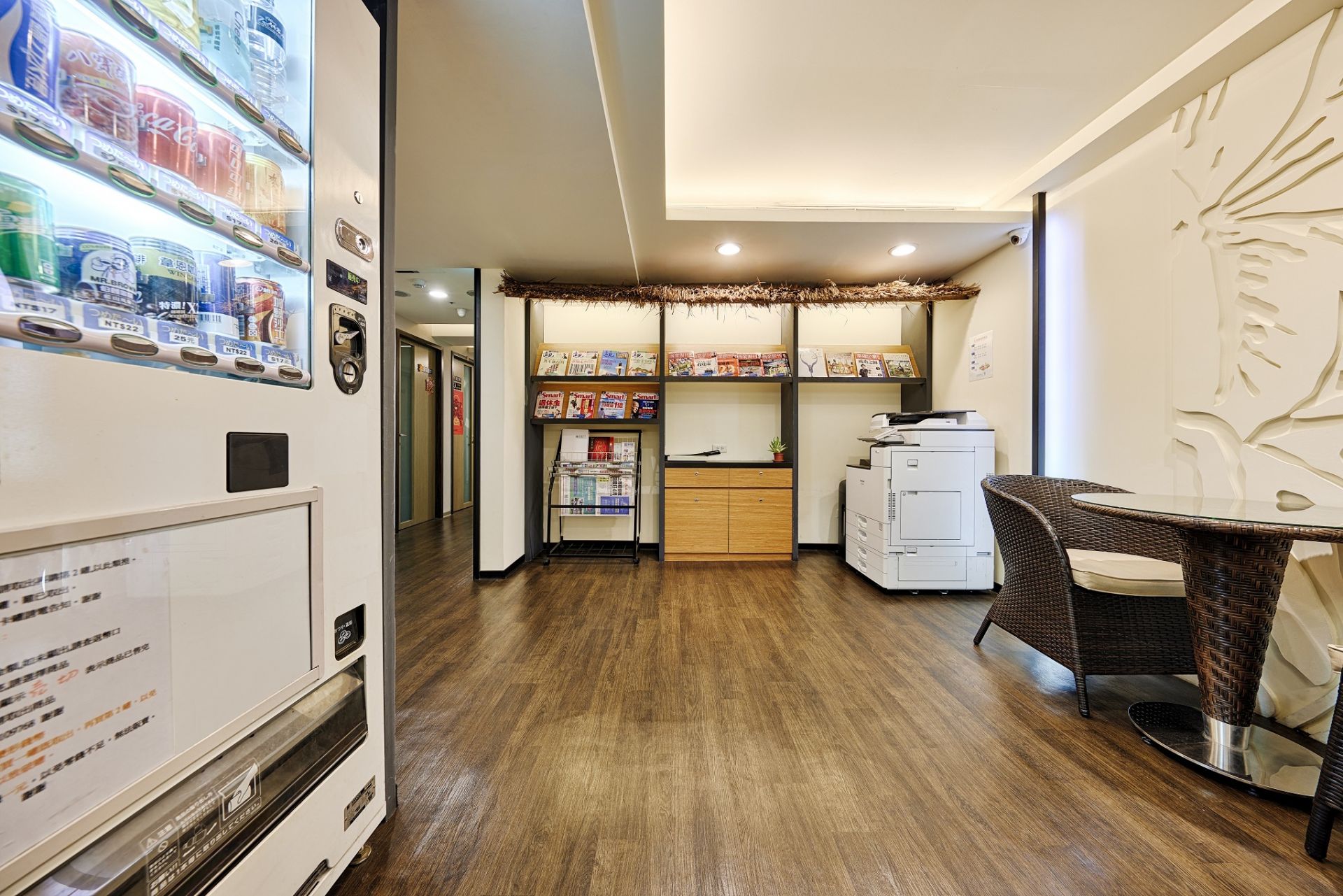 Doplin Business Center 2 (Zhongxiao Dunhua Metro Station BL16) image 5