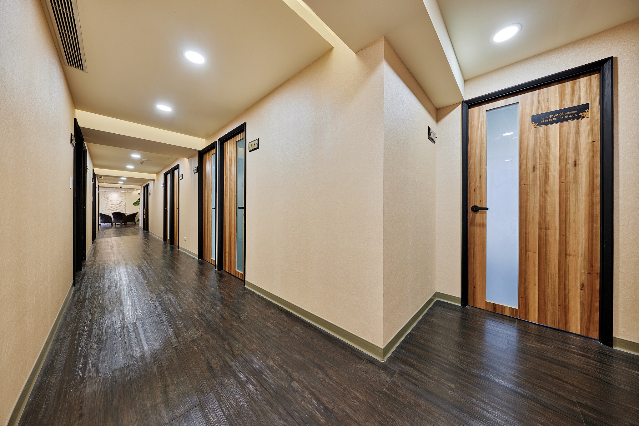 Doplin Business Center 3 (Zhongxiao Dunhua Metro Station BL16) image 5