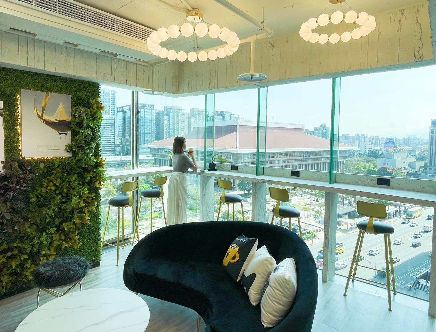 Doplin Business Center (Taipei Main Station Metro Station G14/R11) image 2