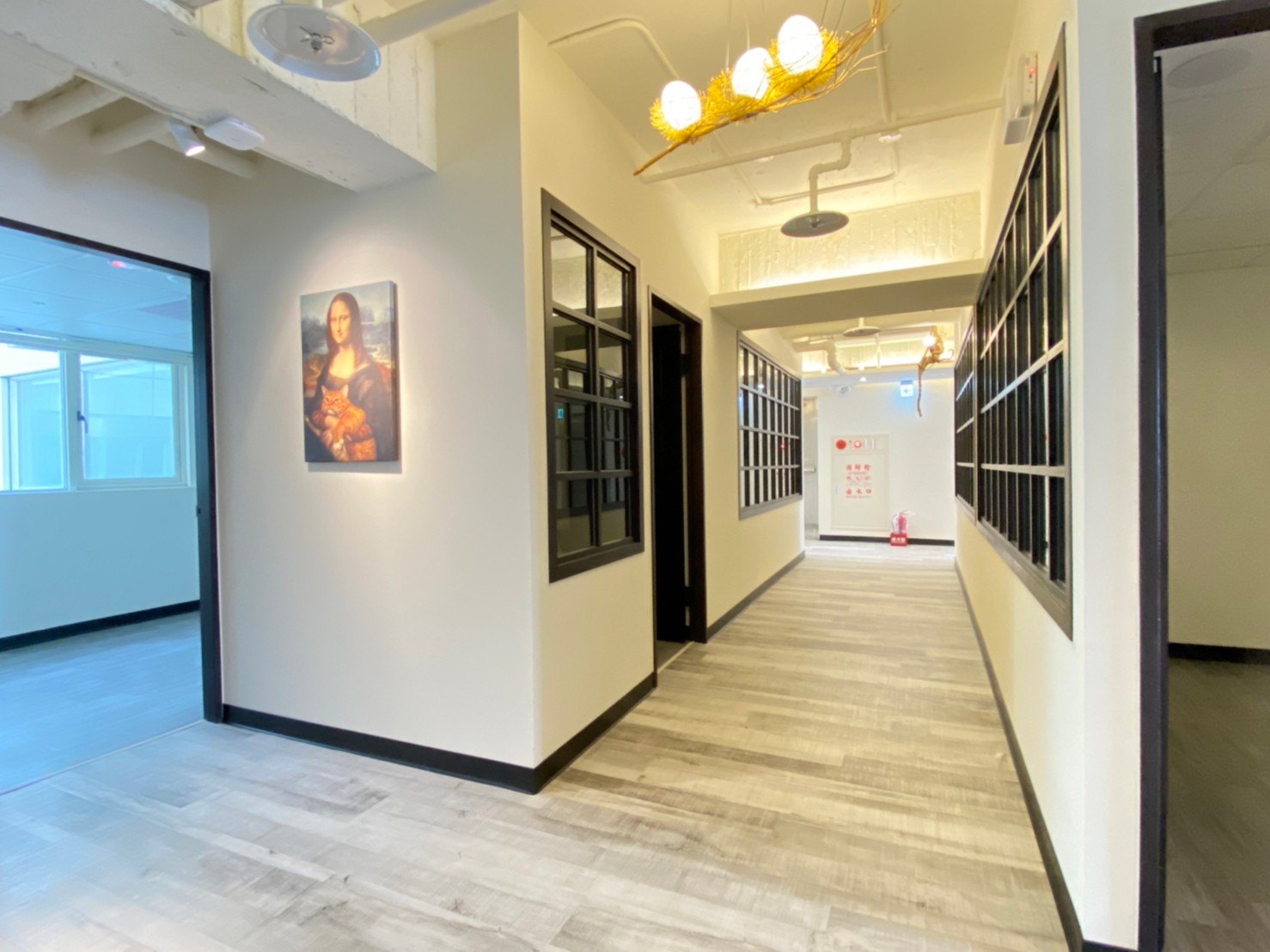 Doplin Business Center (Taipei Main Station Metro Station G14/R11) image 3