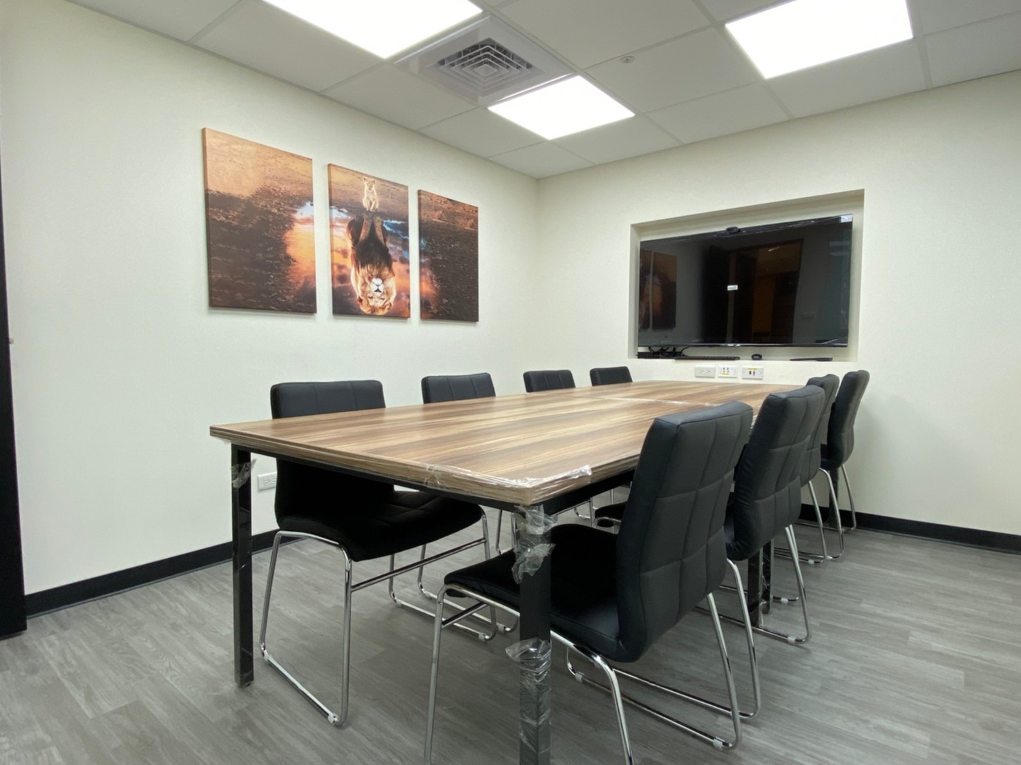 Doplin Business Center (Taipei Main Station Metro Station G14/R11) image 5