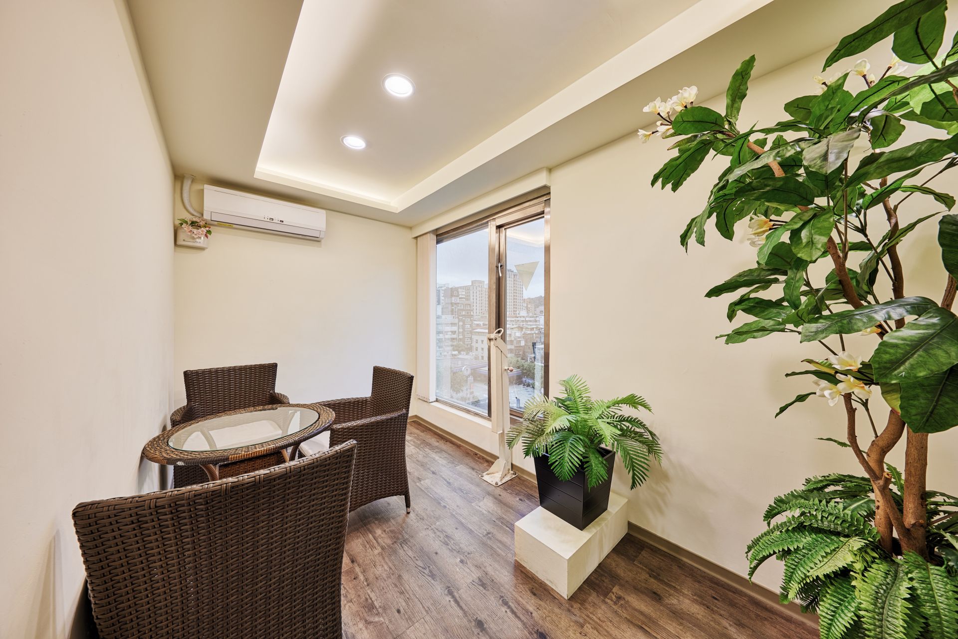 Doplin Business Center (Xinyi Anhe Metro Station R04) image 5