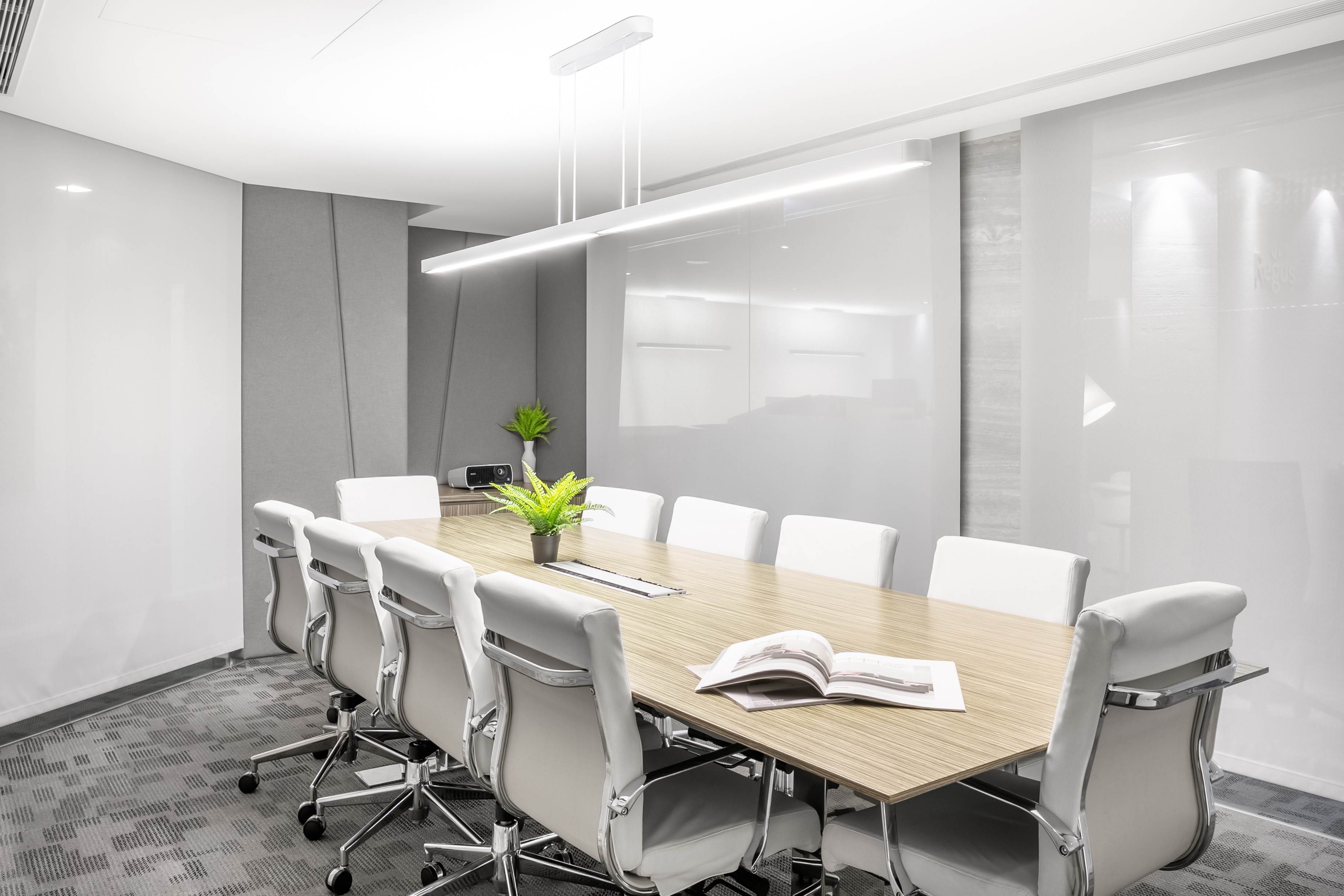 Regus - Taipei Hung Tai Centre image 4