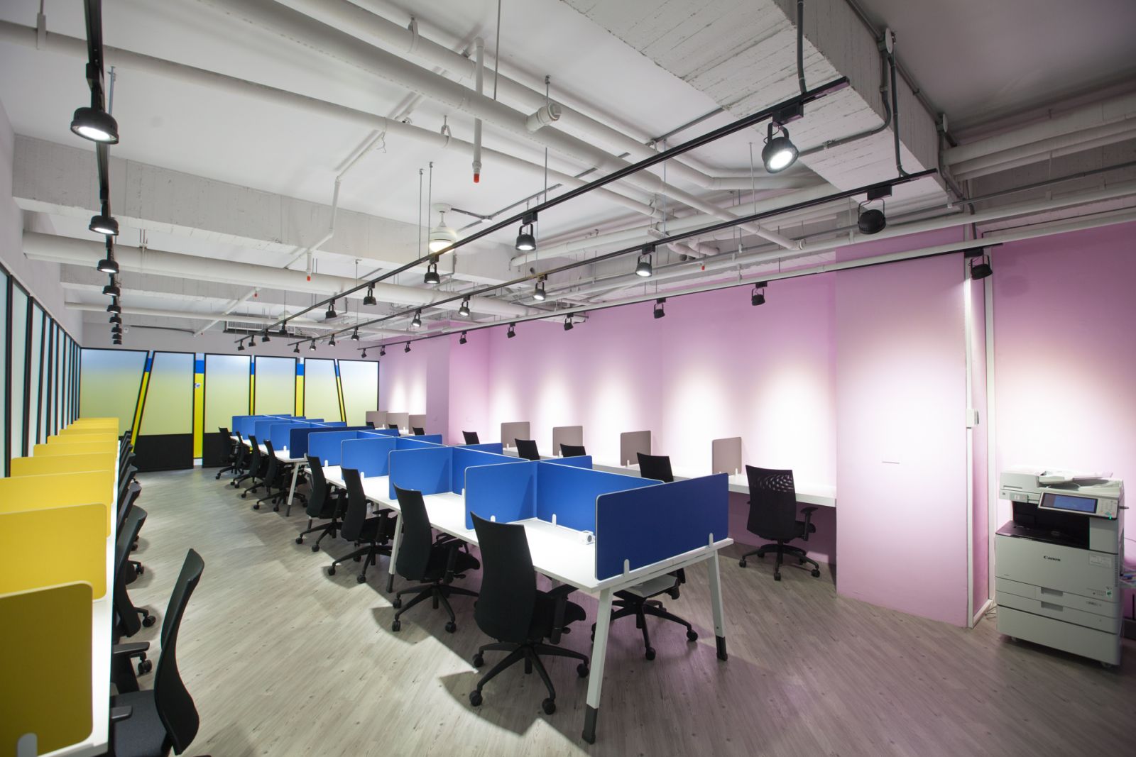 STOREASY COWORKING SPACE image 5