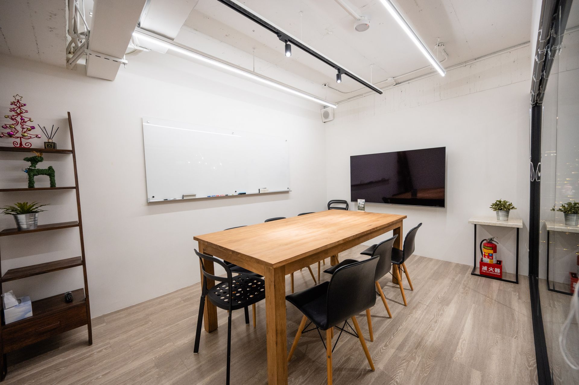 The Ideal Space image 4