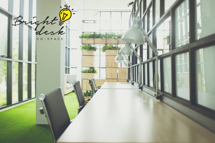 Bright Desk Cospace image 5