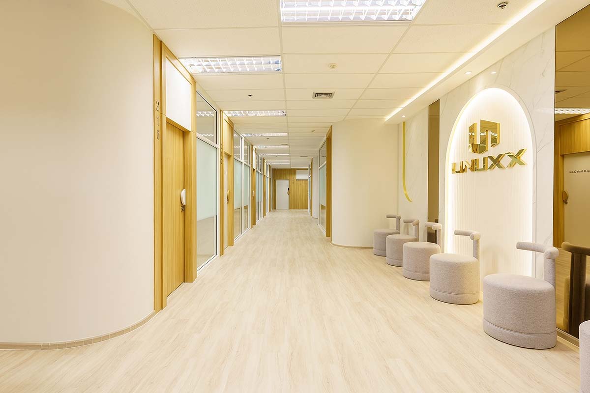 Linuxx Serviced Office - Emporium Tower 21st Fl., Phrom Phong Branch image 2