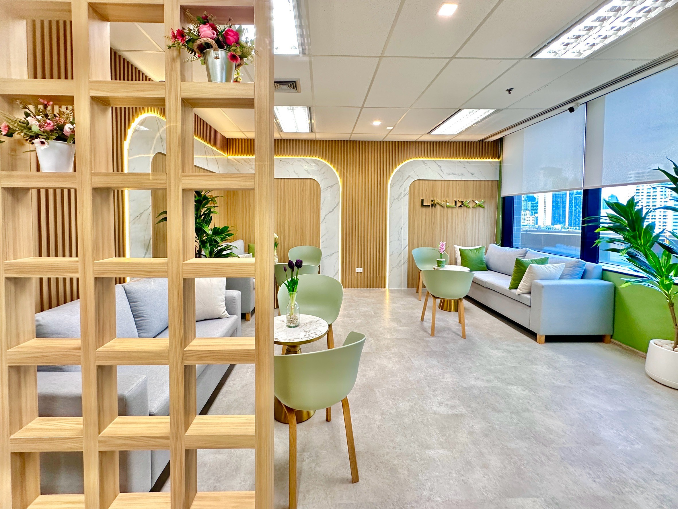 Linuxx Serviced Office - Emporium Tower, Phrom Pong Branch image 2