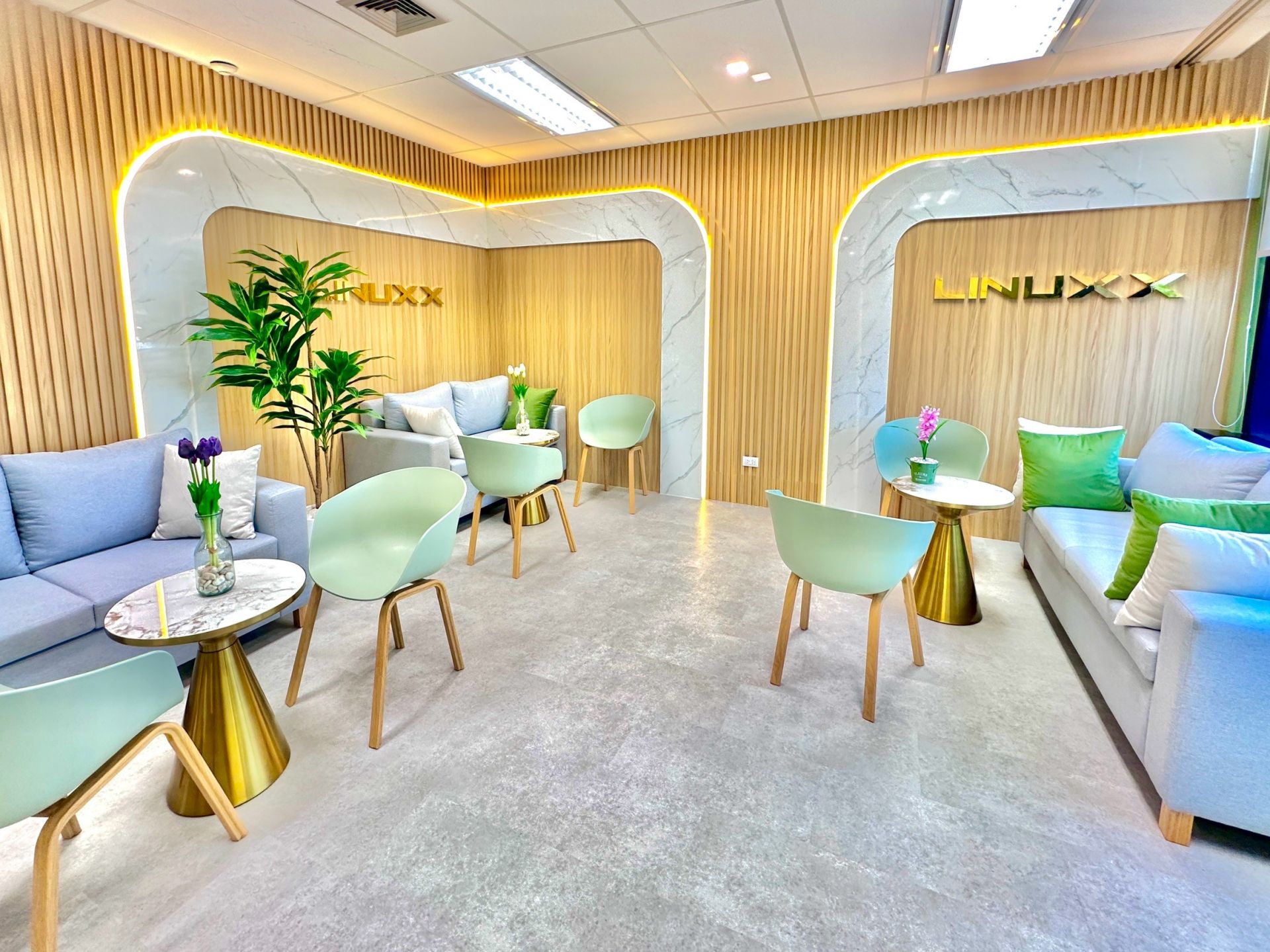 Linuxx Serviced Office - Emporium Tower, Phrom Pong Branch image 4