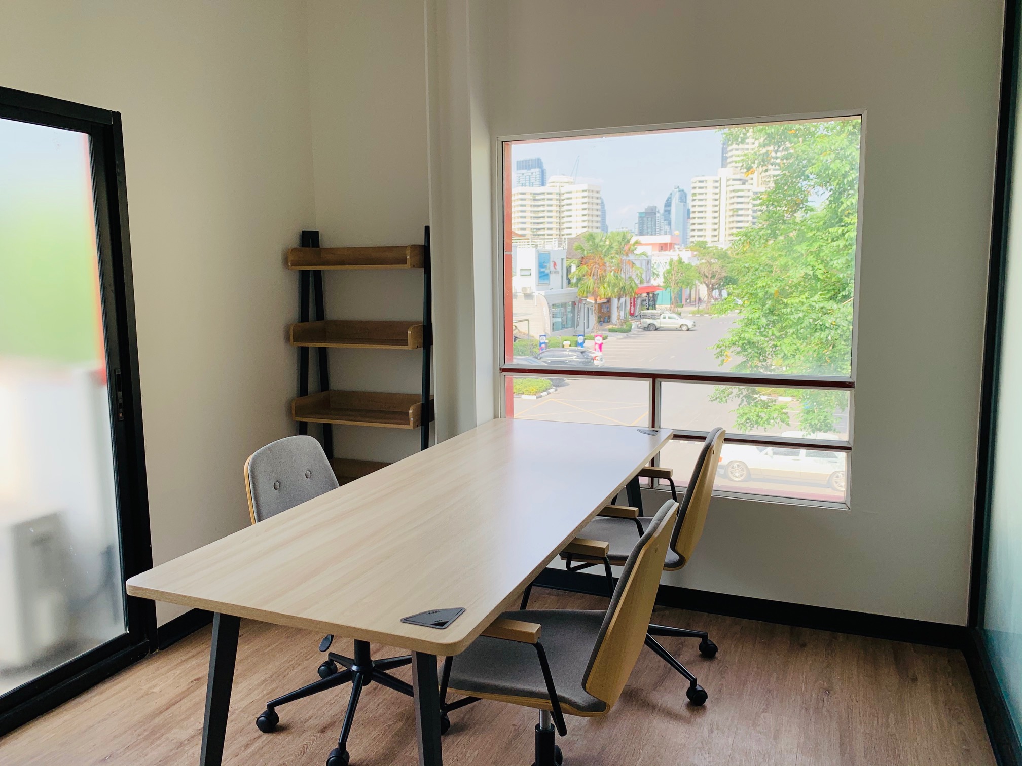 Makers Work Sukhumvit image 3