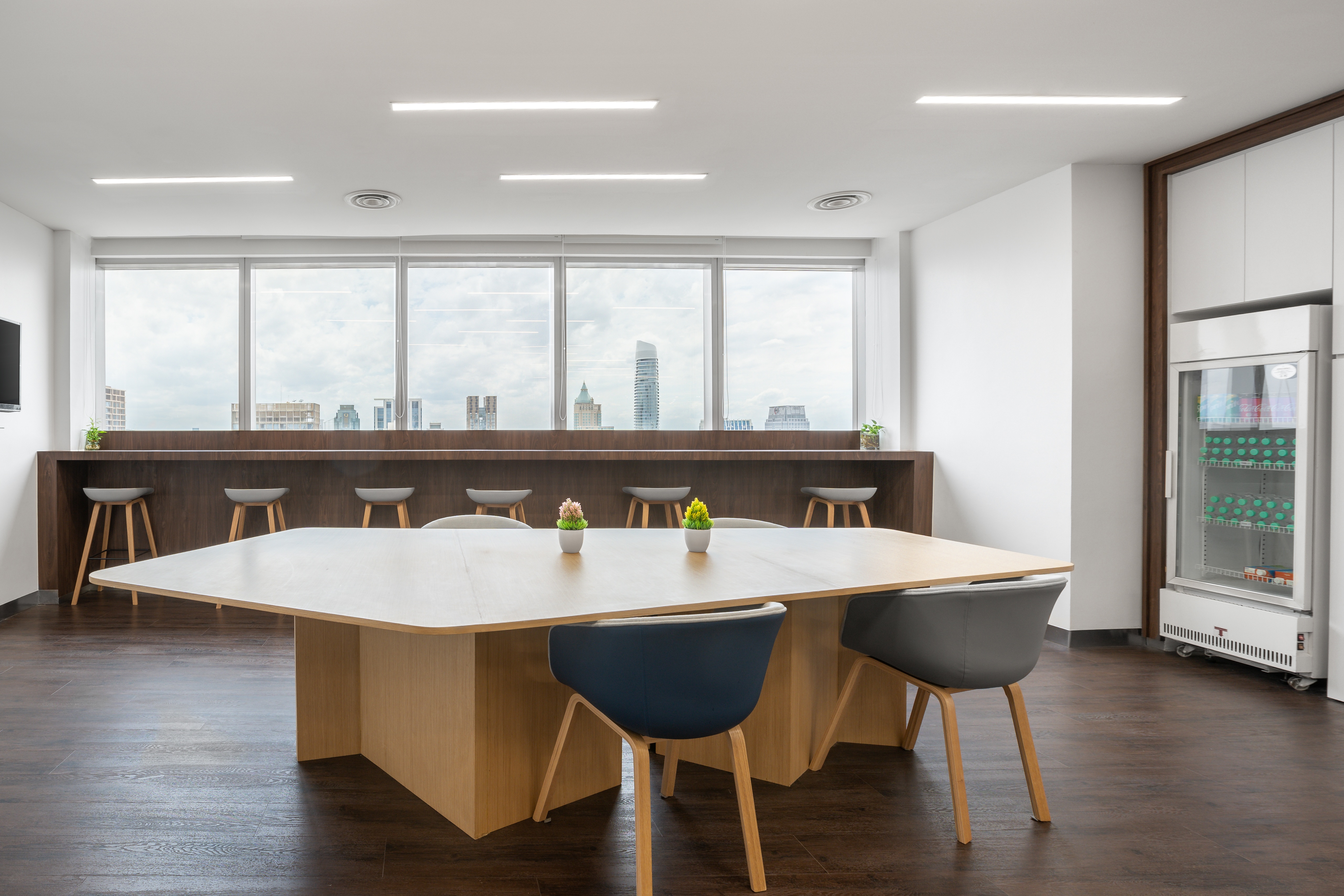 Regus - Bangkok CRC Tower - All Seasons Place image 5