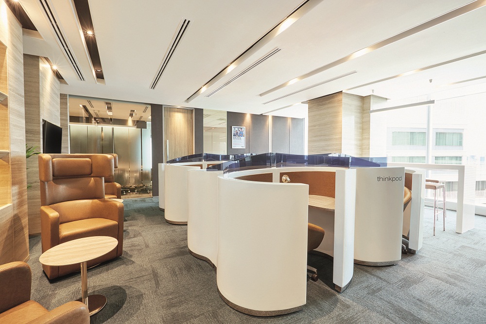 Regus Bhiraj Tower image 2