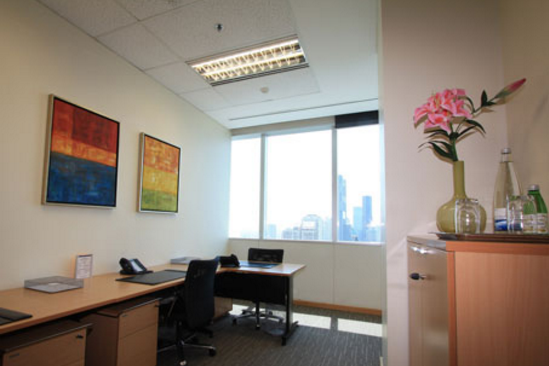 Regus Q House Lumpinee image 4