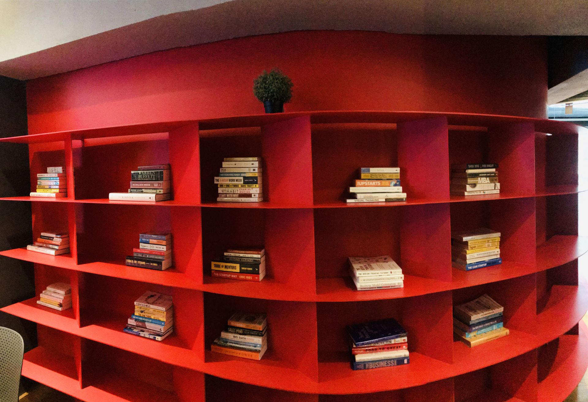 True Space Siam SquareSoi2 image 2