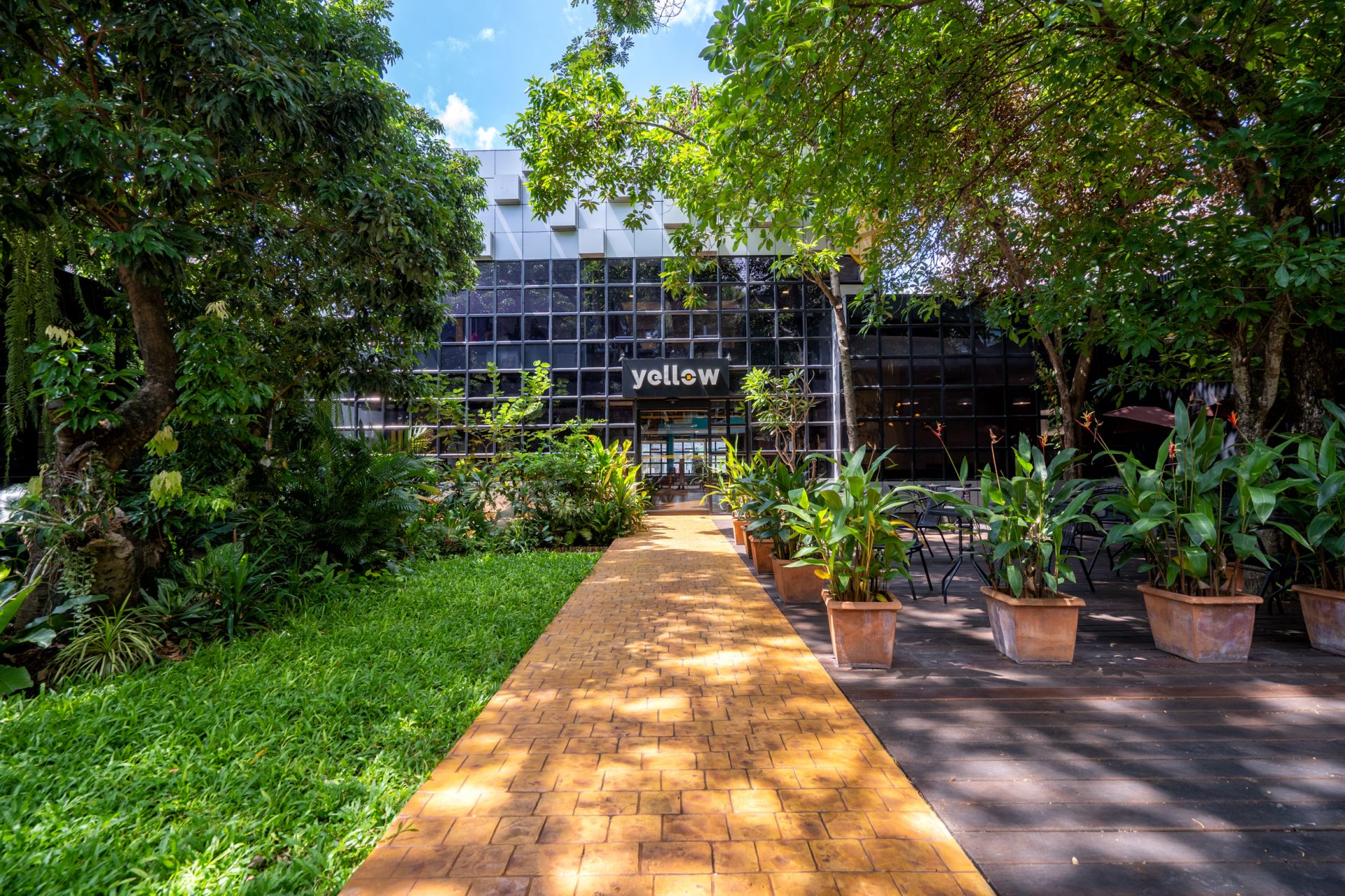 Yellow Coworking image 4