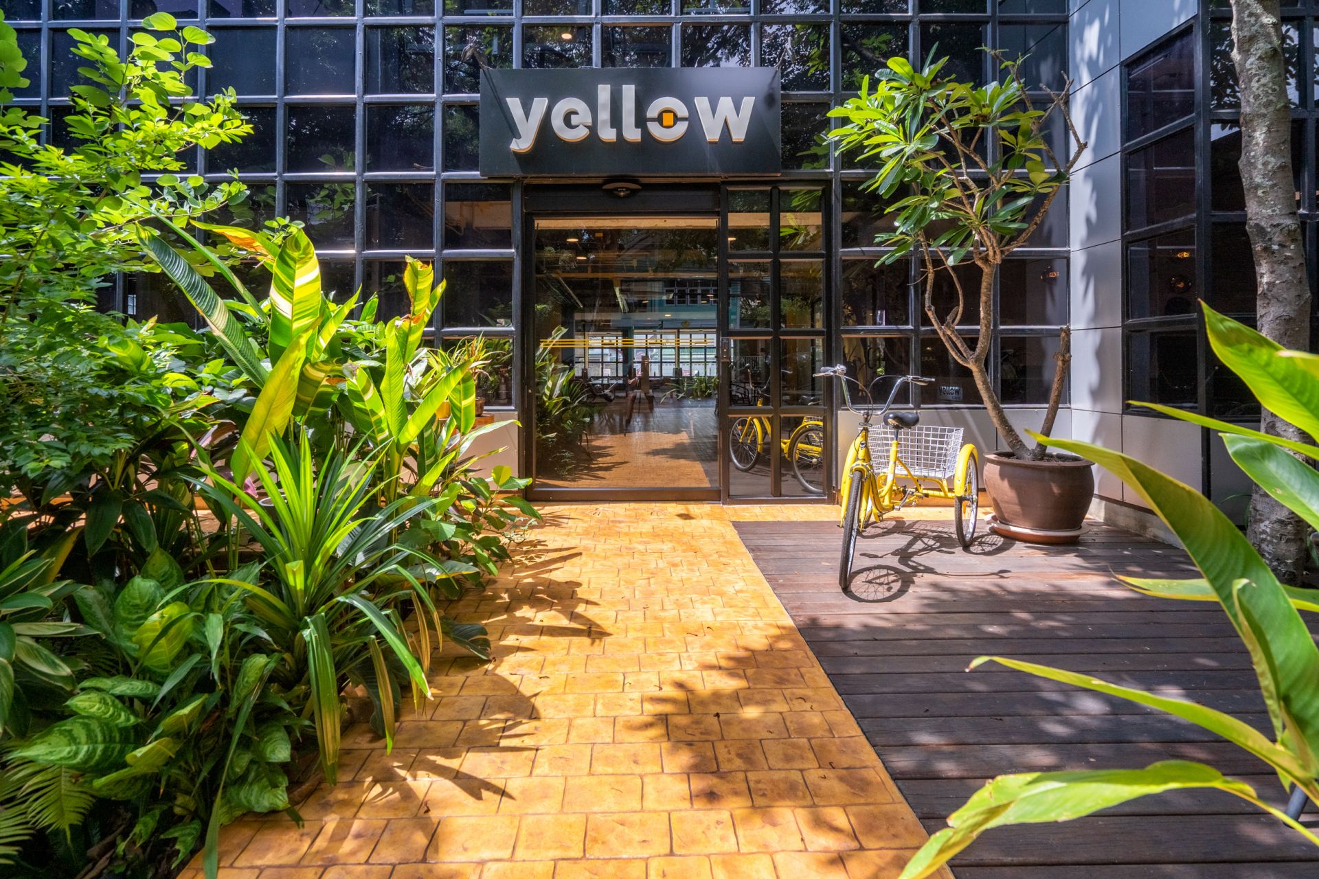 Yellow Coworking image 5