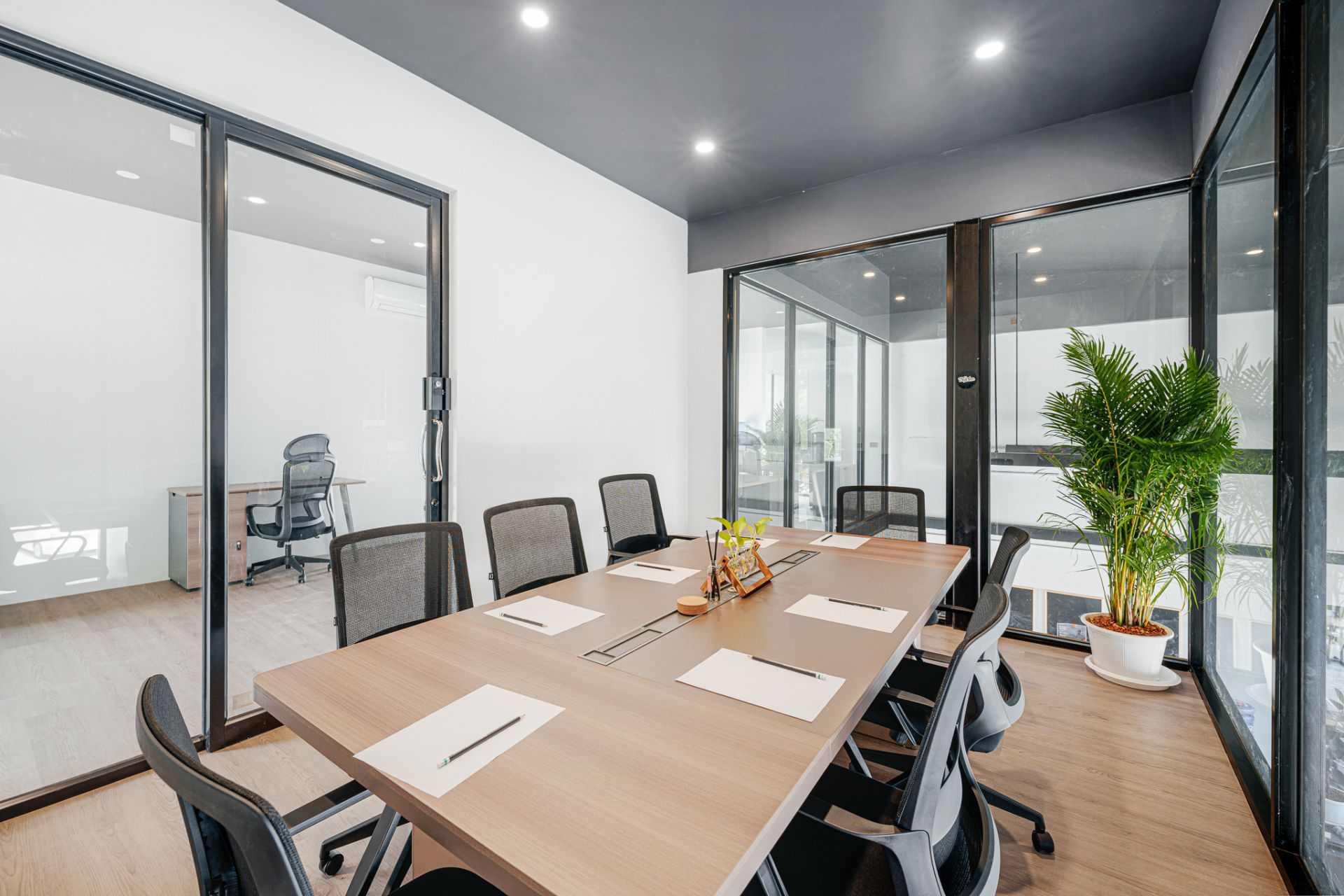 Chill inn CoWorking Space image 4