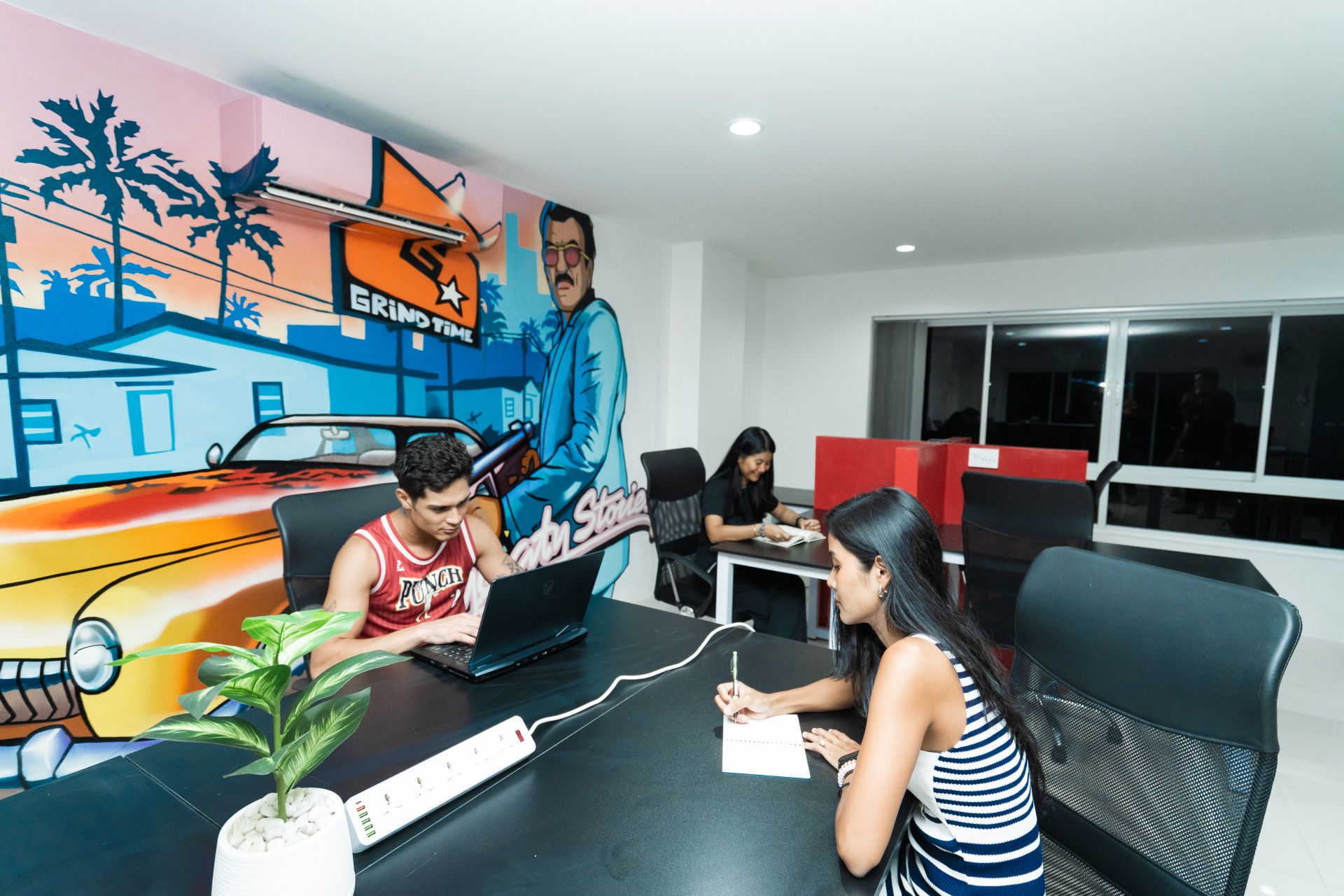 Grindtime Co-Workspace Pratumnak image 3