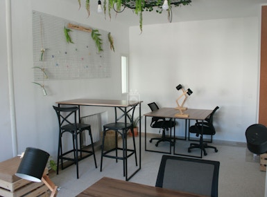 Coworking space at 13 Rue Tahar Memmi image 4
