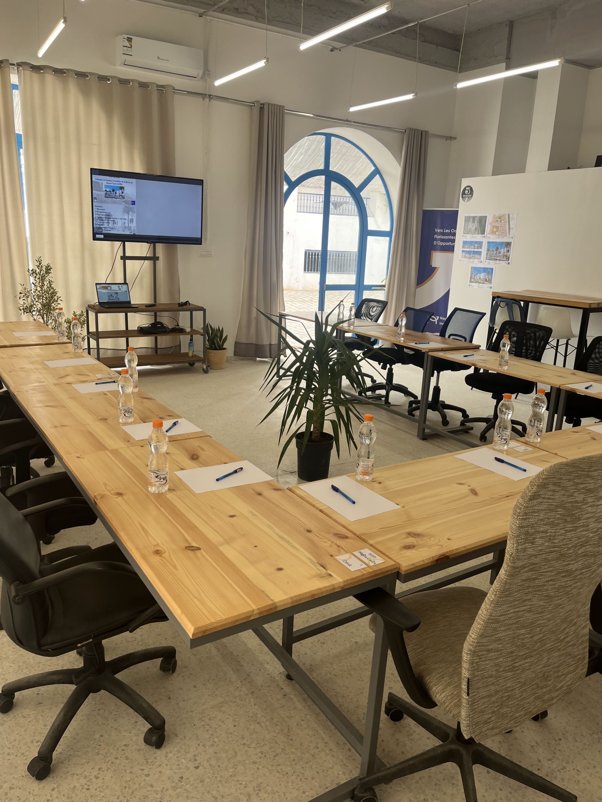 CoZi - Coworking Cafe image 2