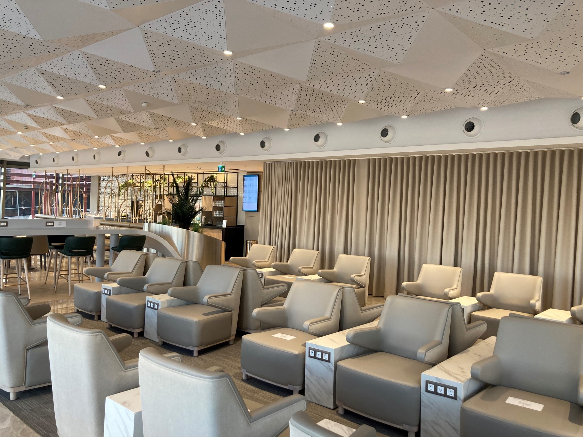 Plaza Premium Lounge (International Departures) / Istanbul image 4