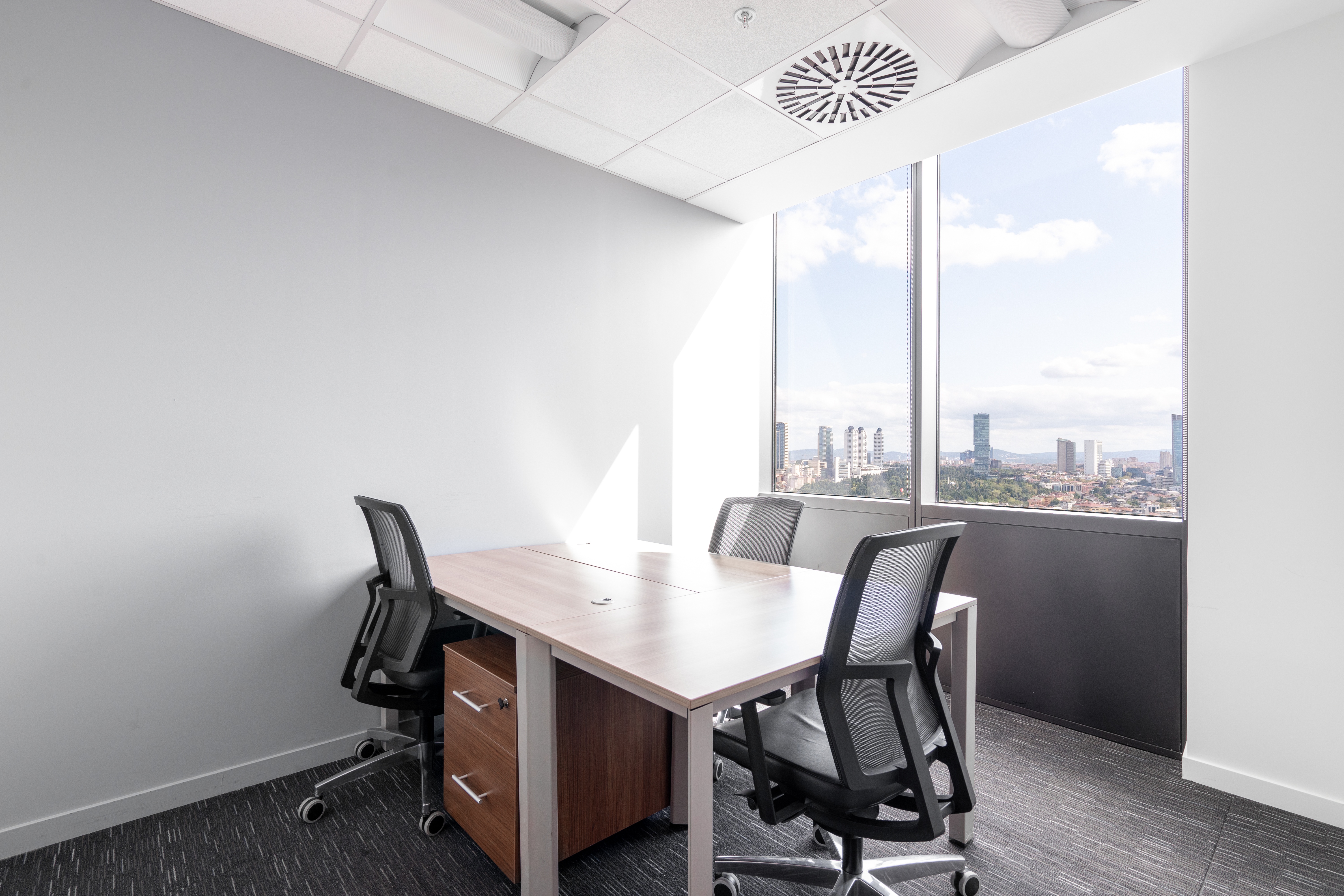 Regus - Istanbul, Trump Towers image 4