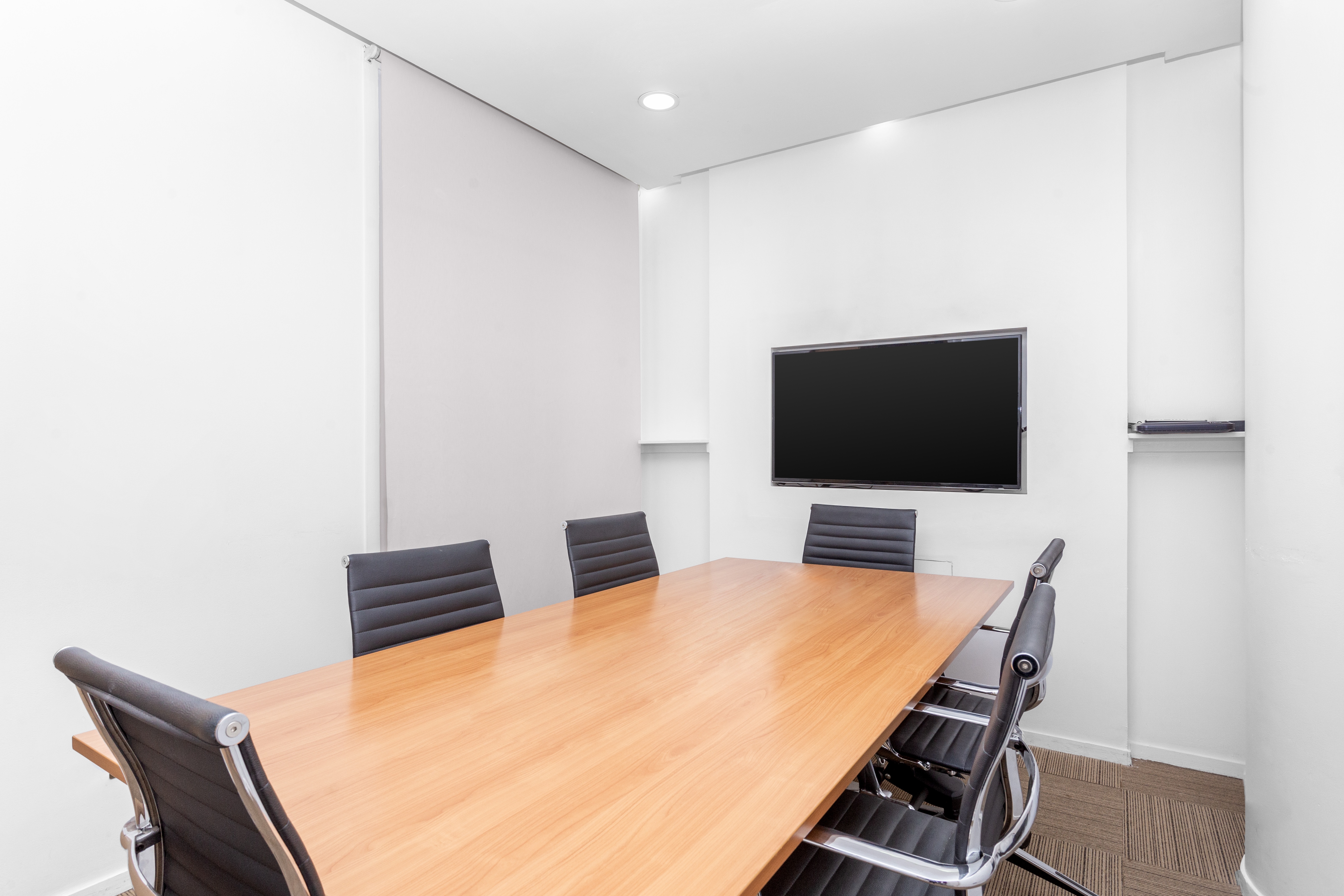 Regus - Kampala, Acacia Mall image 4