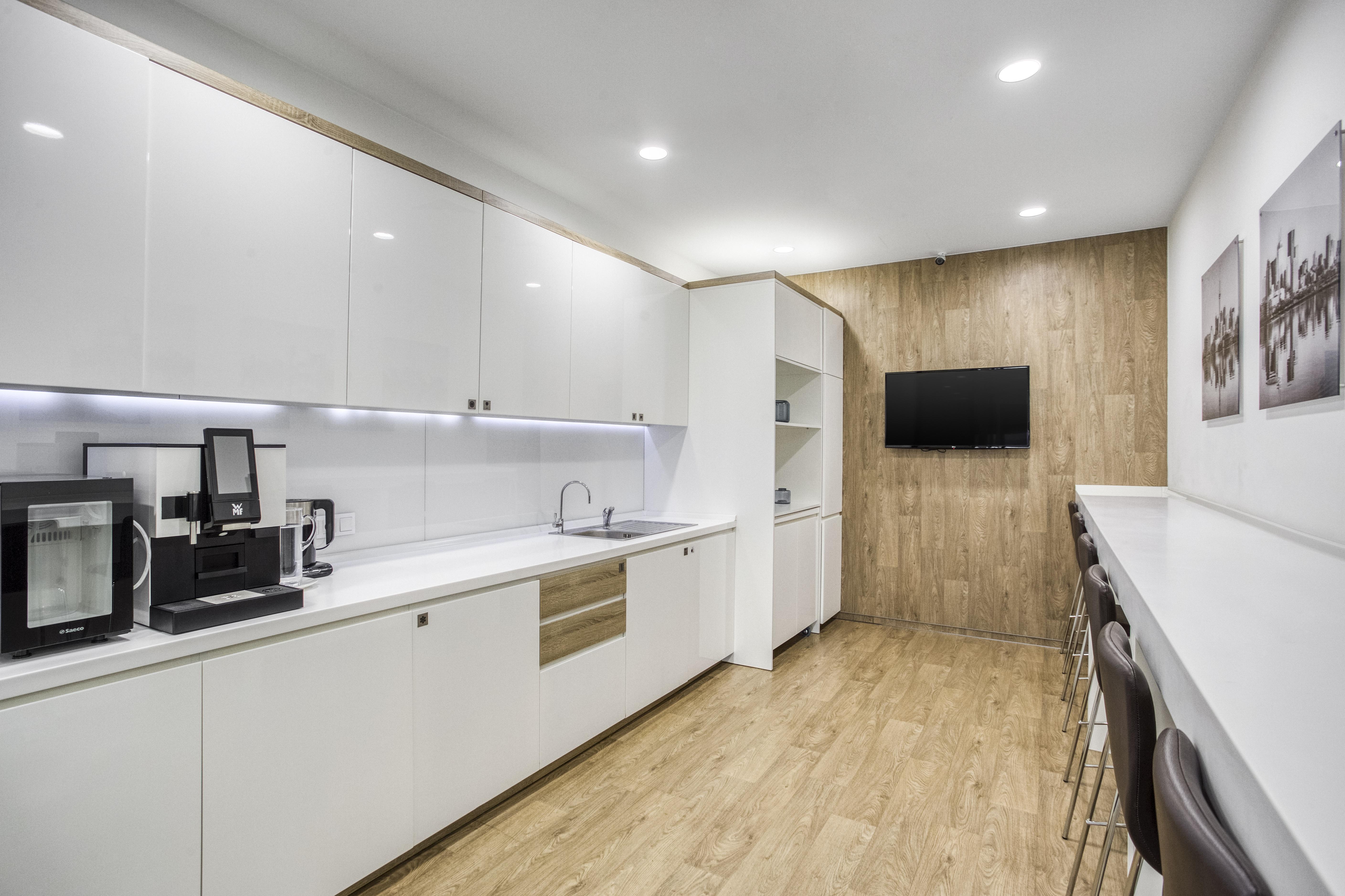 Regus - Kiev, IQ Centre image 5