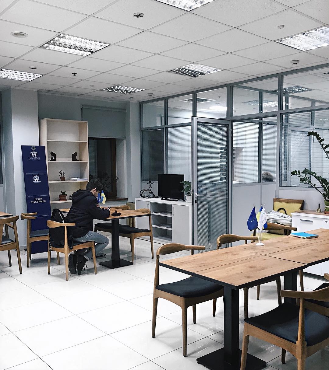 Books&Cups Study Center image 3