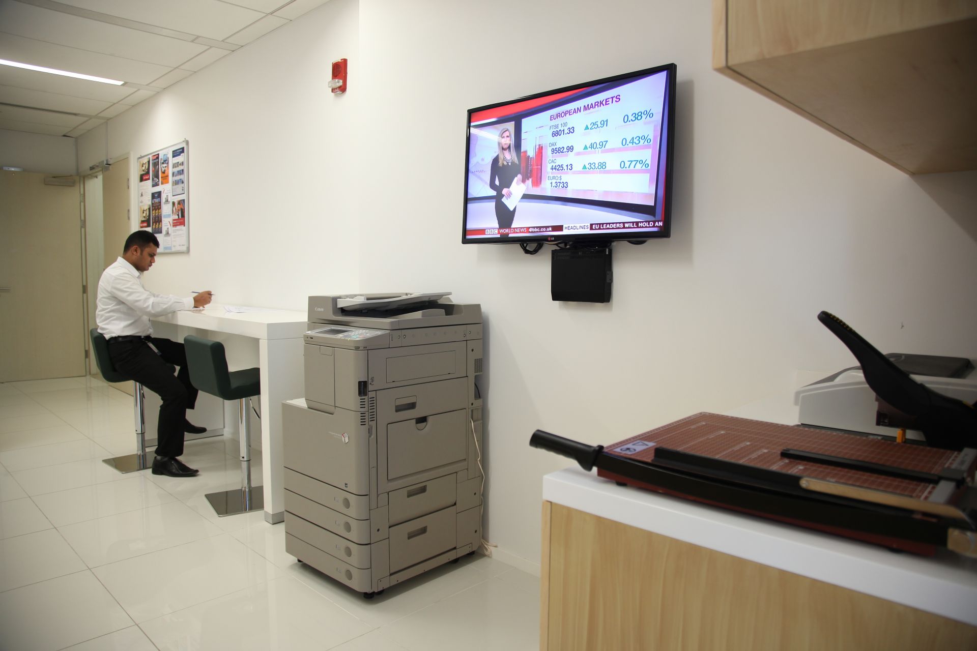 Regus Abu Dhabi, ADGM - AL Maqam Tow image 5