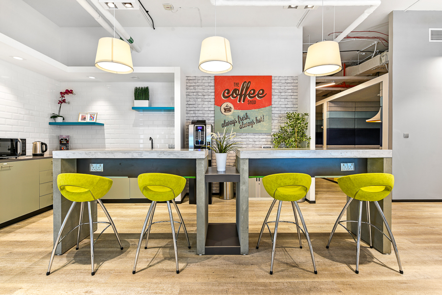 Expedia Business Centres Iris Bay Tower image 2