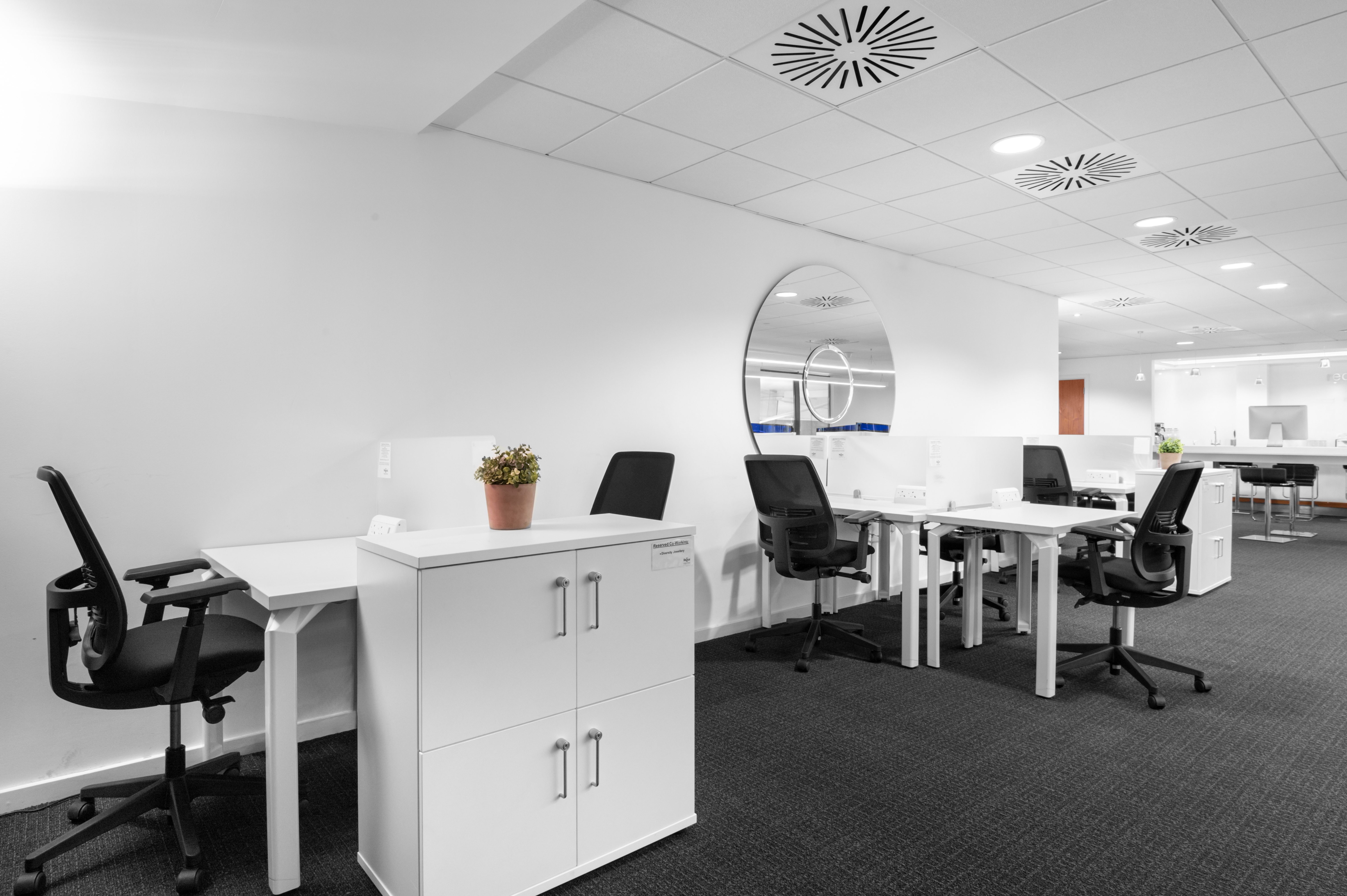 Regus Express - Beaconsfield, Beaconsfield Services, Regus Express image 3