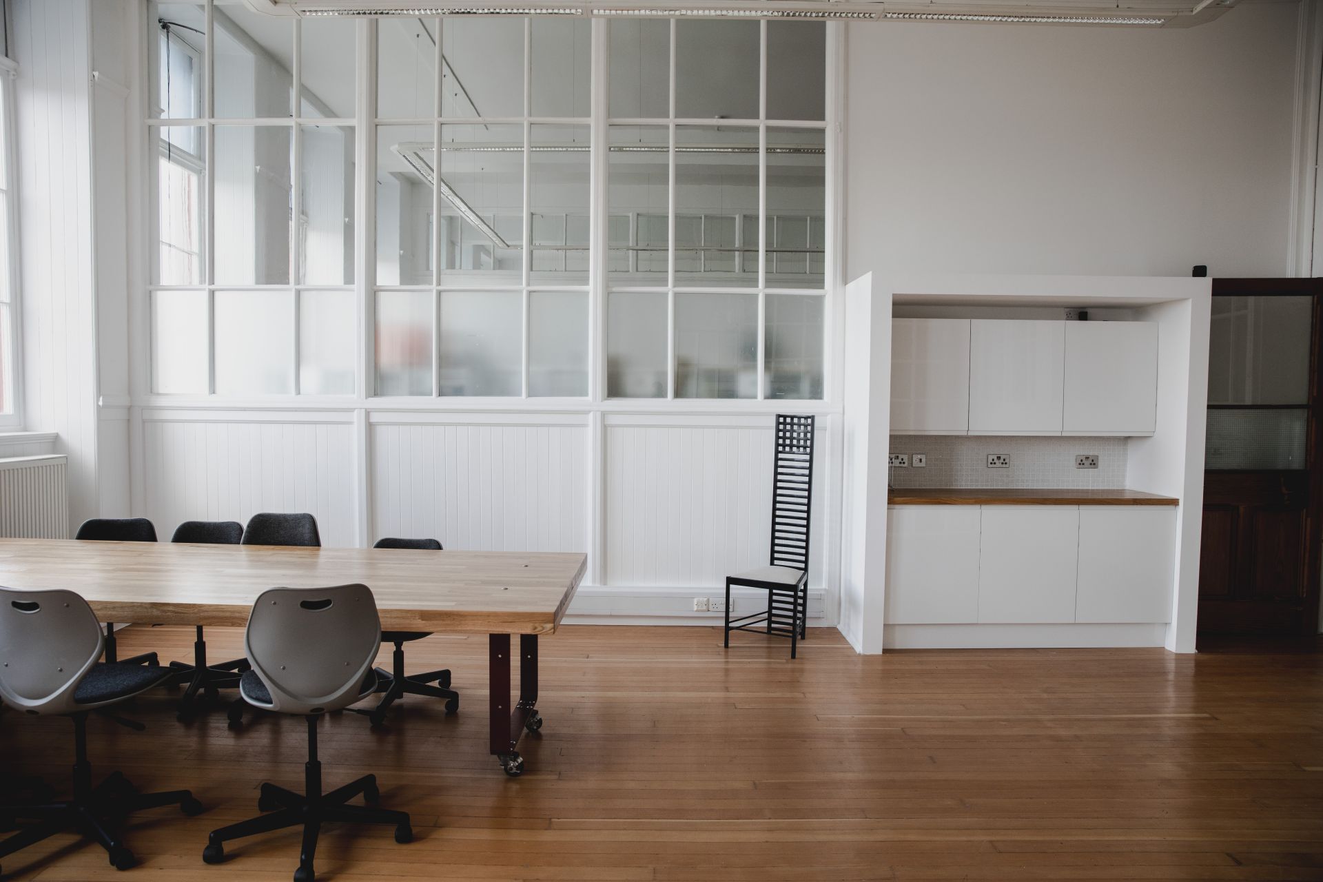 Urban Office image 2