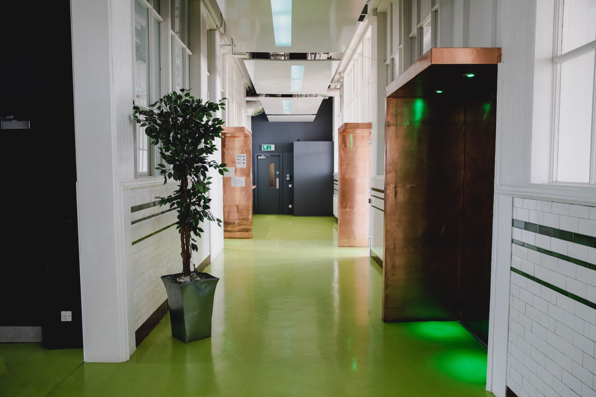 Urban Office image 4