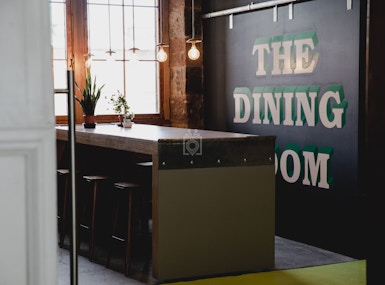 Urban Office image 3