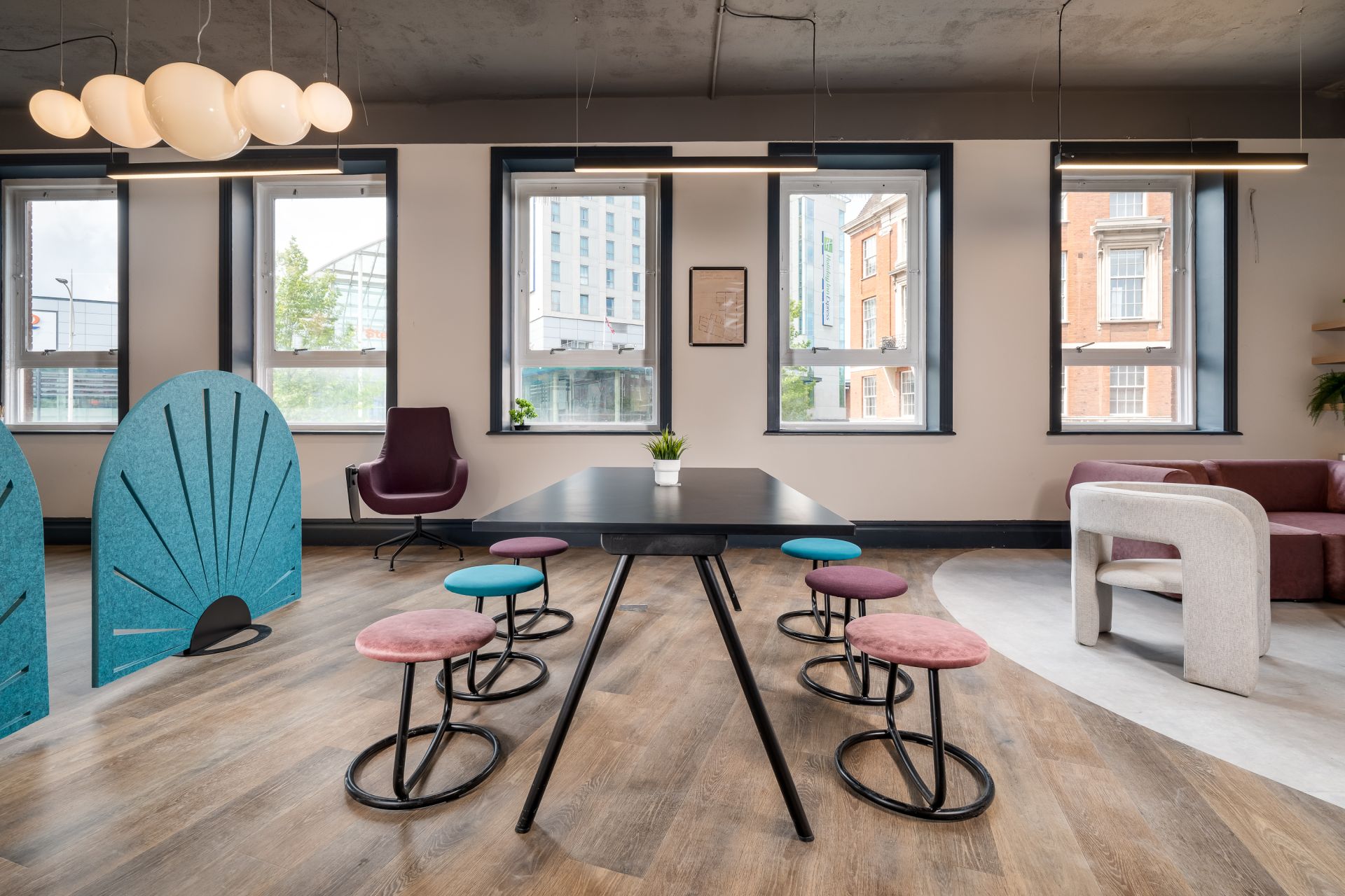 Flexworks - The Broadway Workspace image 5