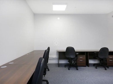 Curve Serviced Offices image 5