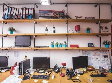 Oval Office Limited image 5