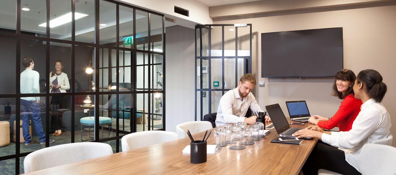 Club Desk at Landmark - Newman Street image 4