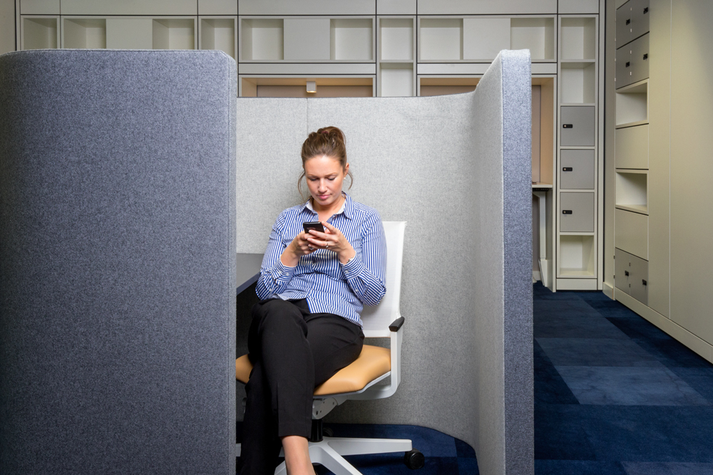 Club Desk at Landmark - Victoria image 2