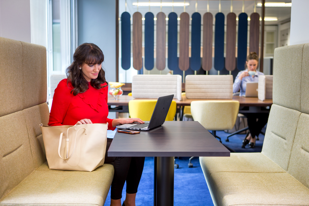Club Desk at Landmark - Victoria image 4