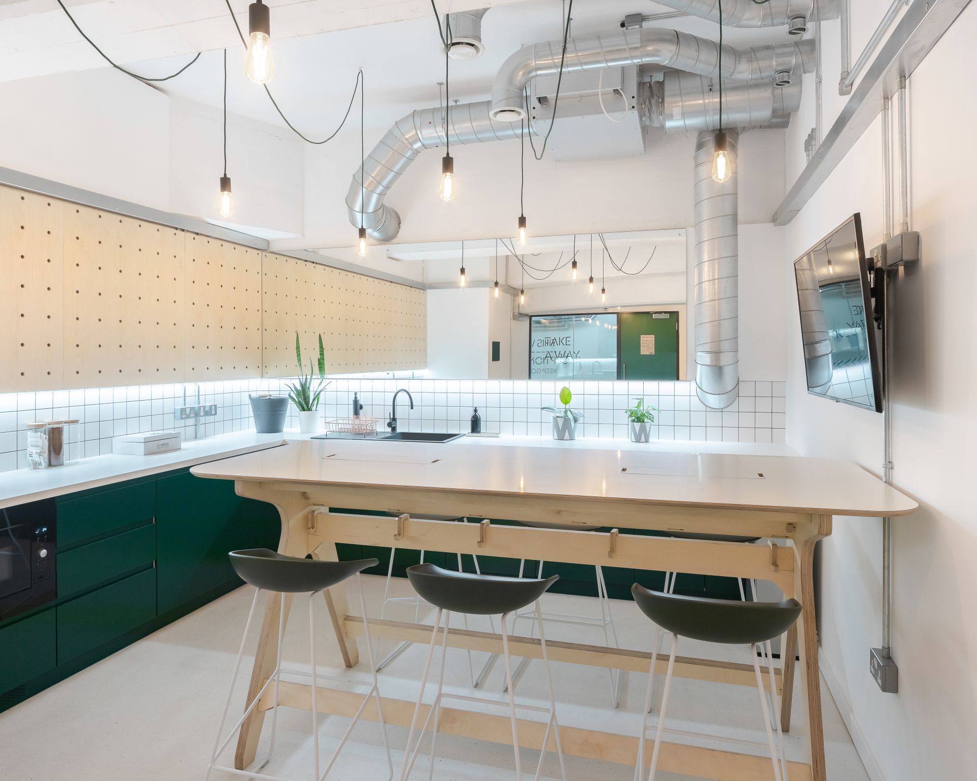 Expressway Studios Coworking space image 4