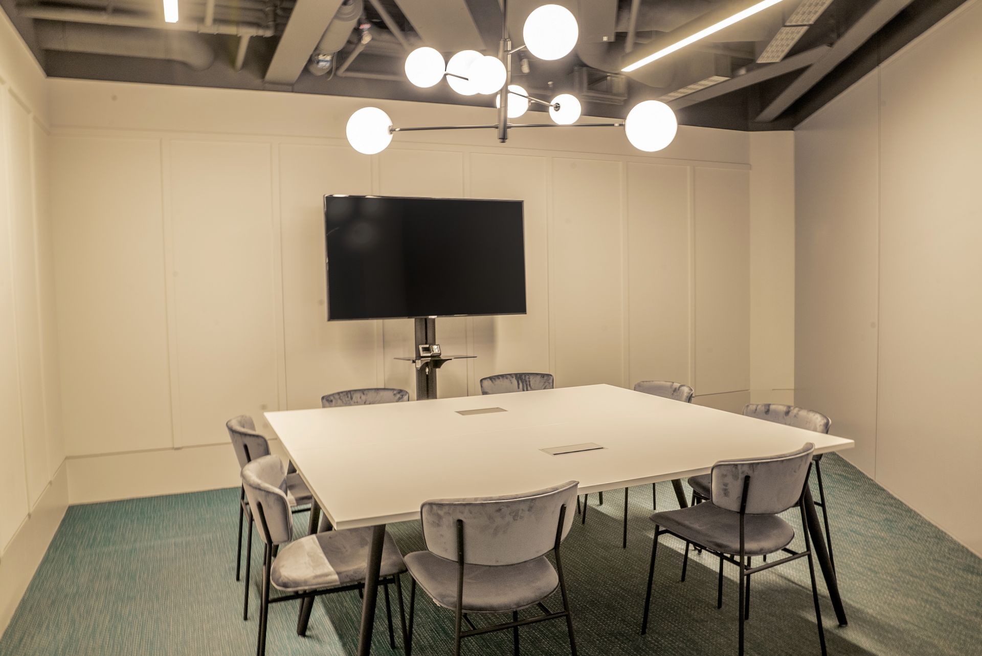 HubHub London image 5