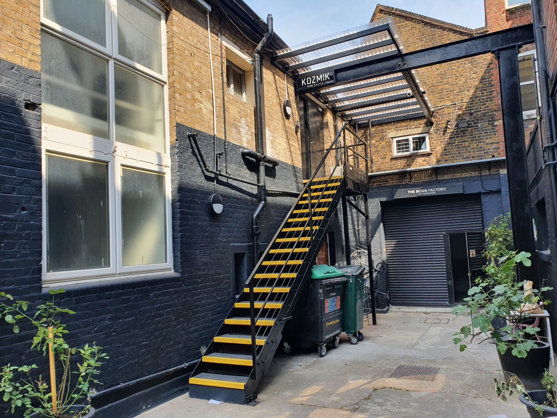 KOZMIK WORK SPACE image 3