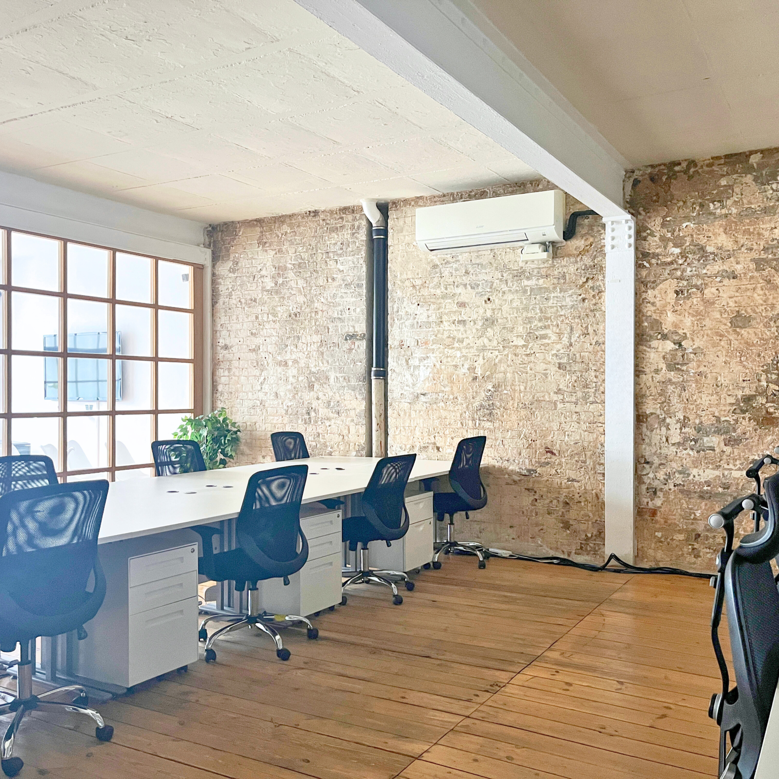 The Handbag Factory image 5