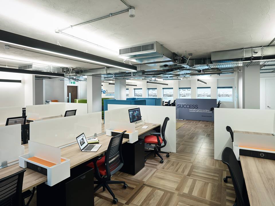 Us&Co Monument image 2