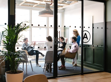 WeWork 1 St Peter's Square image 5