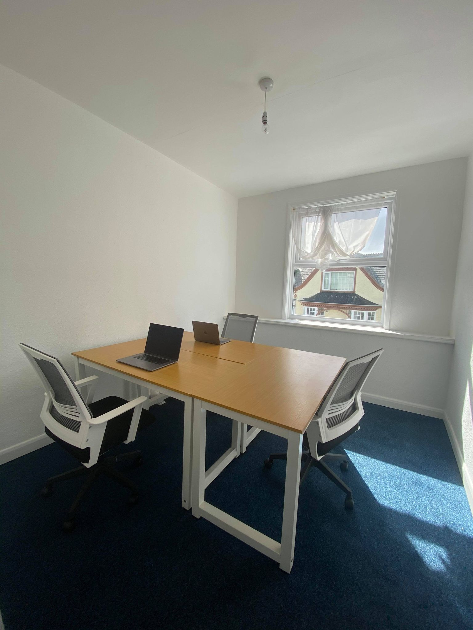 DeskHop Newquay image 2